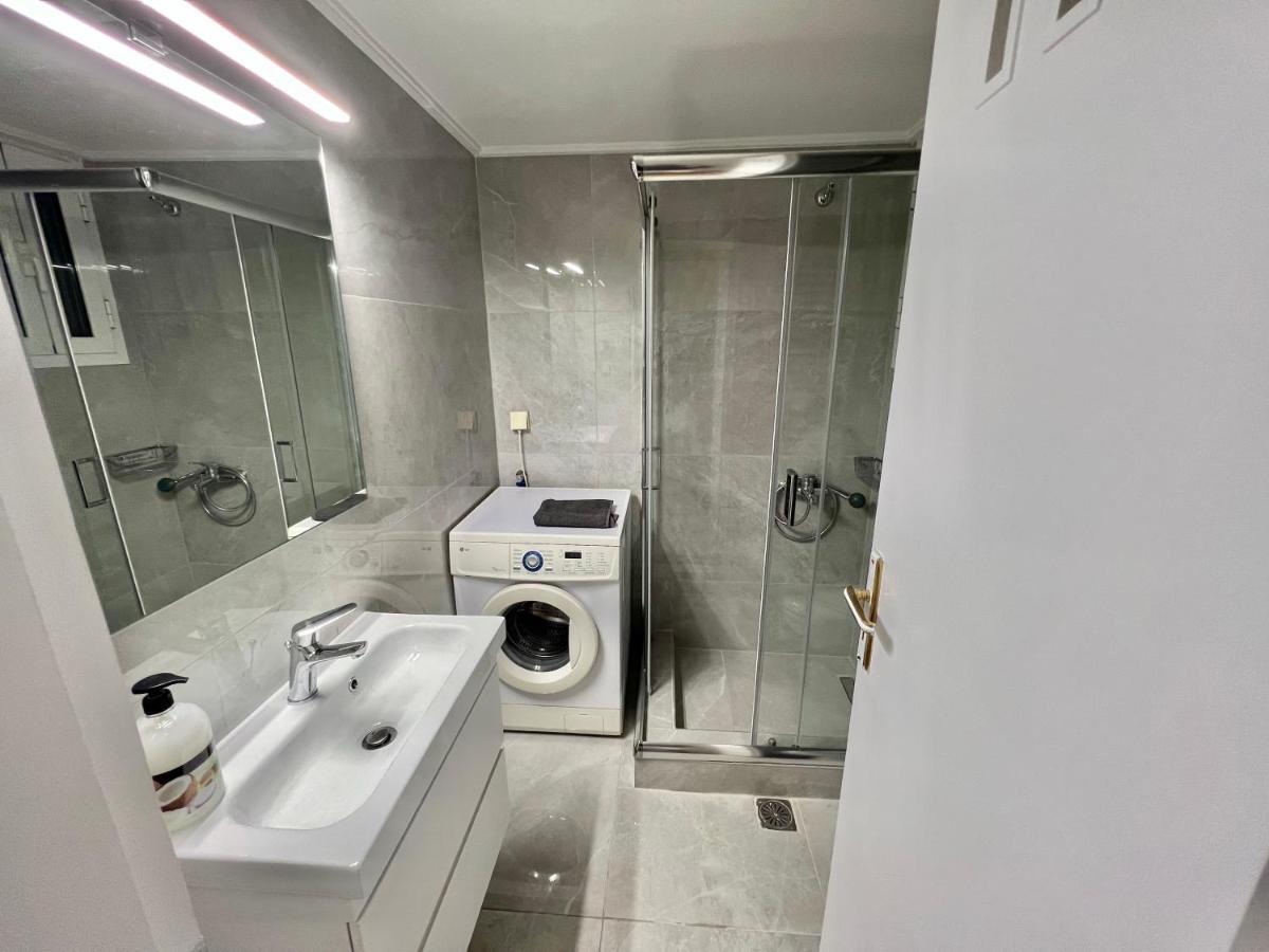 אתונה Victoria Grand Palace Apartments מראה חיצוני תמונה